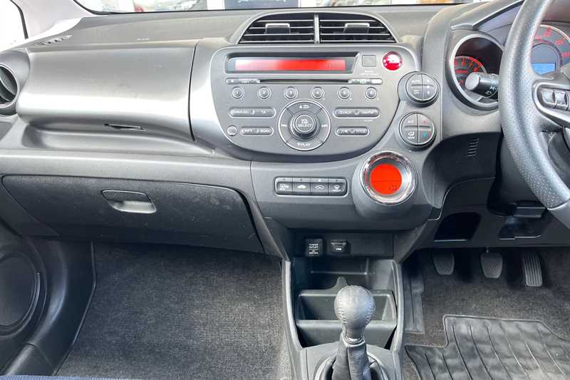 Used Honda Jazz 2015 for sale - 77855876: Photo 31