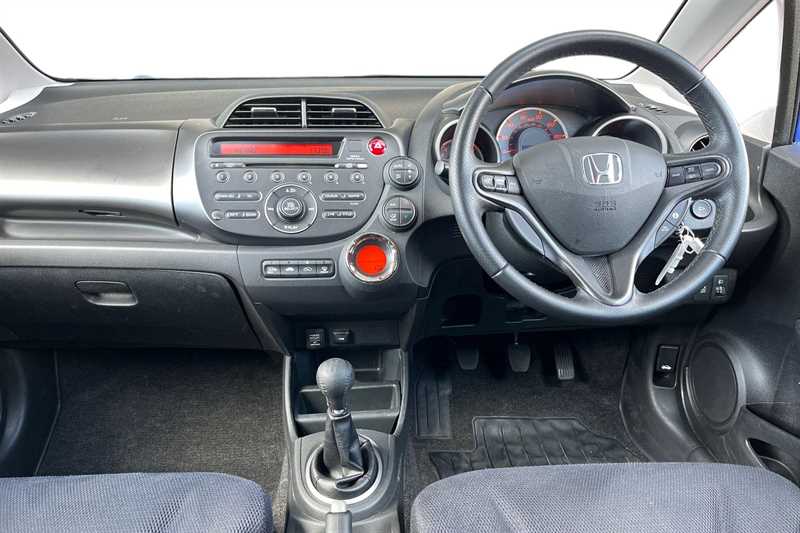 Used Honda Jazz 2015 for sale - 77855876: Photo 4