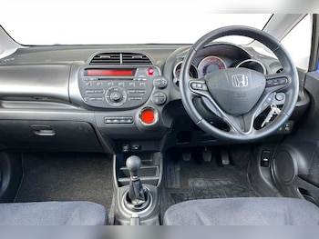 Used Honda Jazz 2015 for sale - 77855876: Photo