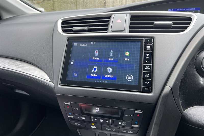 Used Honda Civic 2016 for sale - 77600610: Photo 14