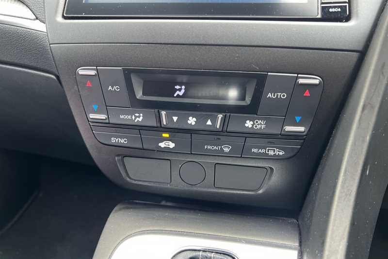 Used Honda Civic 2016 for sale - 77600610: Photo 16