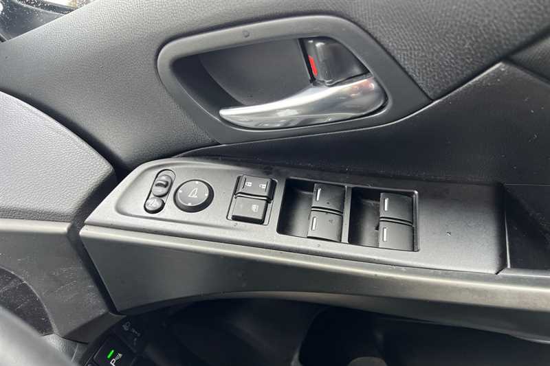 Used Honda Civic 2016 for sale - 77600610: Photo 18