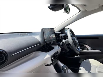 Used Toyota Yaris 2022 for sale - 75688693: Photo
