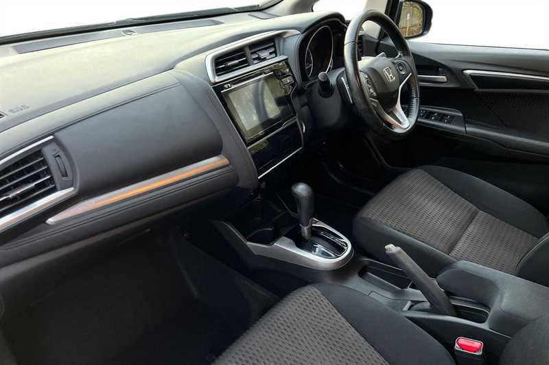 Used Honda Jazz 2018 for sale - 76610110: Photo 2