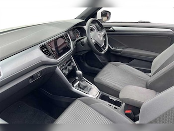 Used Volkswagen T-Roc 2021 for sale - 79256999: Photo