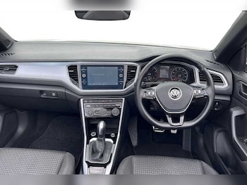 Used Volkswagen T-Roc 2021 for sale - 79256999: Photo