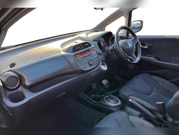 Used Honda Jazz 2015 for sale - 76575405: Photo