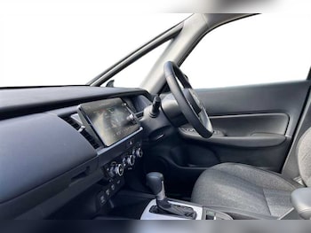 Used Honda Jazz 2024 for sale - 76248720: Photo 2