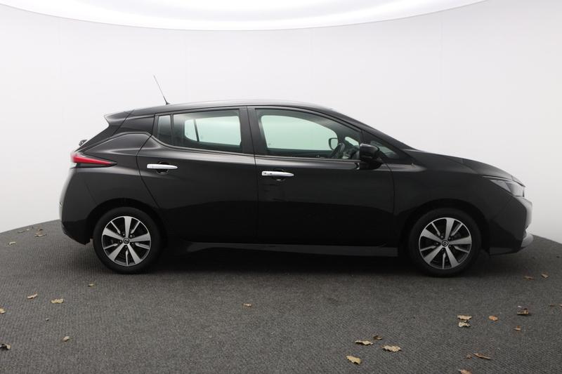 Used Nissan Leaf 2021 for sale - 77116985: Photo 2