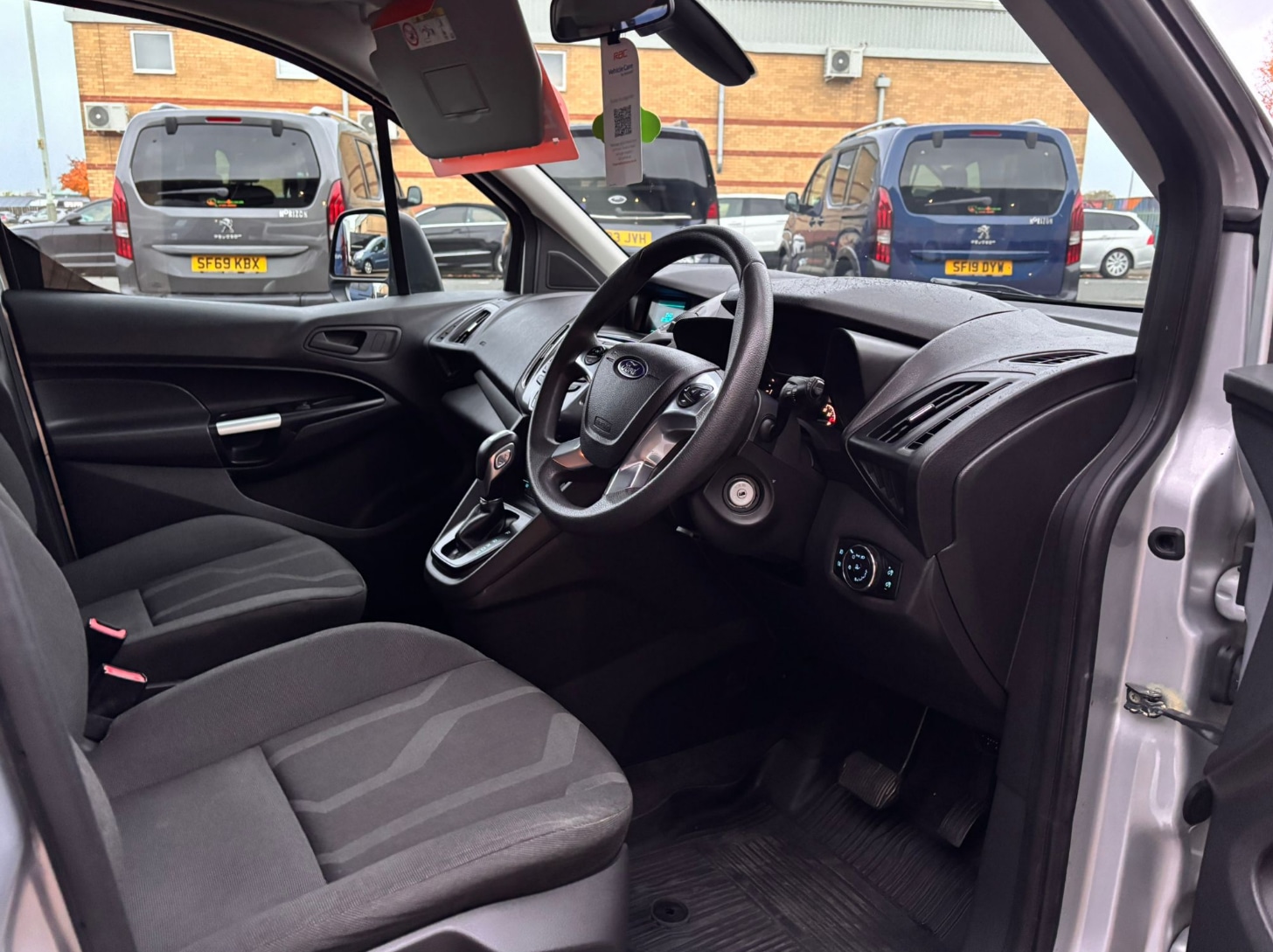 Used Ford Grand Tourneo Connect 2017 for sale - 76511077: Photo 12