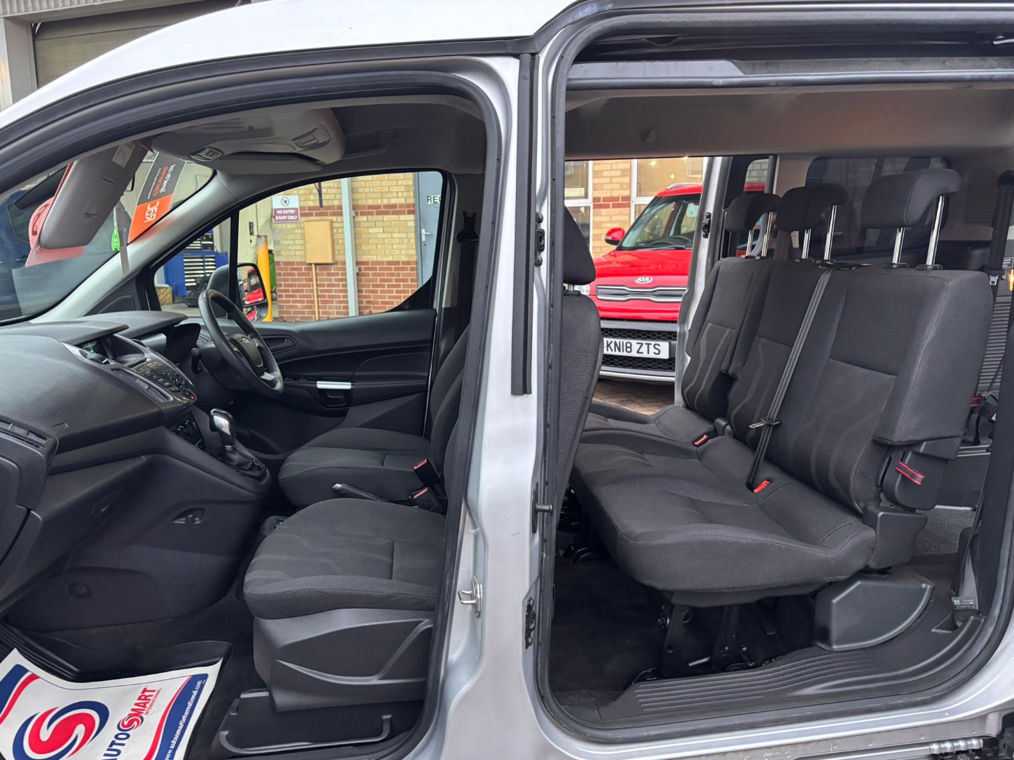 Used Ford Grand Tourneo Connect 2017 for sale - 76511077: Photo 16