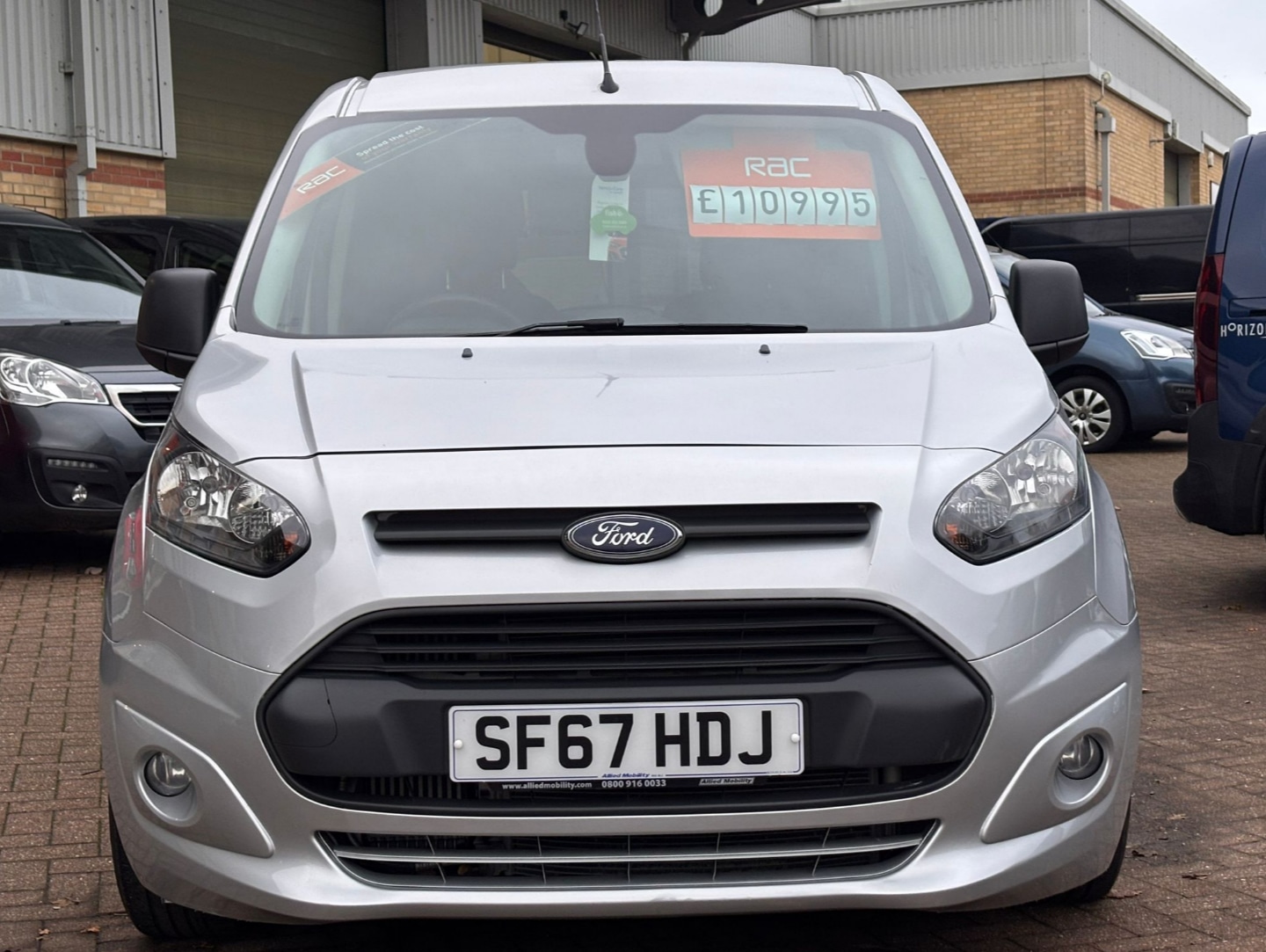 Used Ford Grand Tourneo Connect 2017 for sale - 76511077: Photo 3