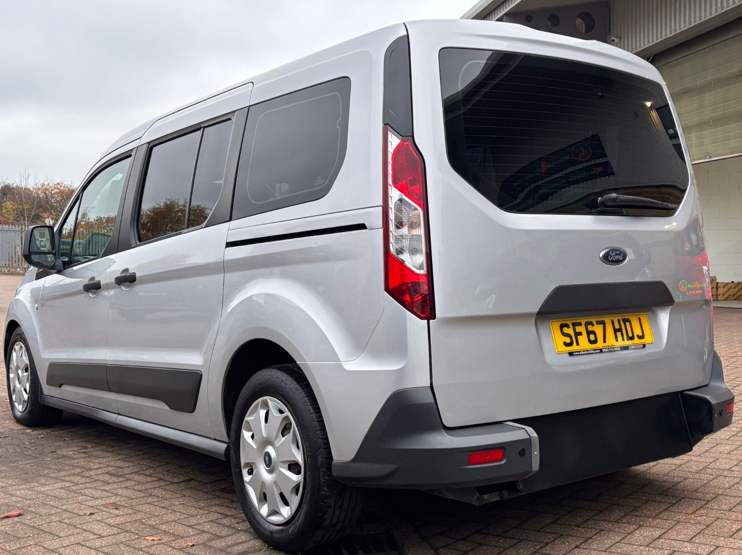 Used Ford Grand Tourneo Connect 2017 for sale - 76511077: Photo 5