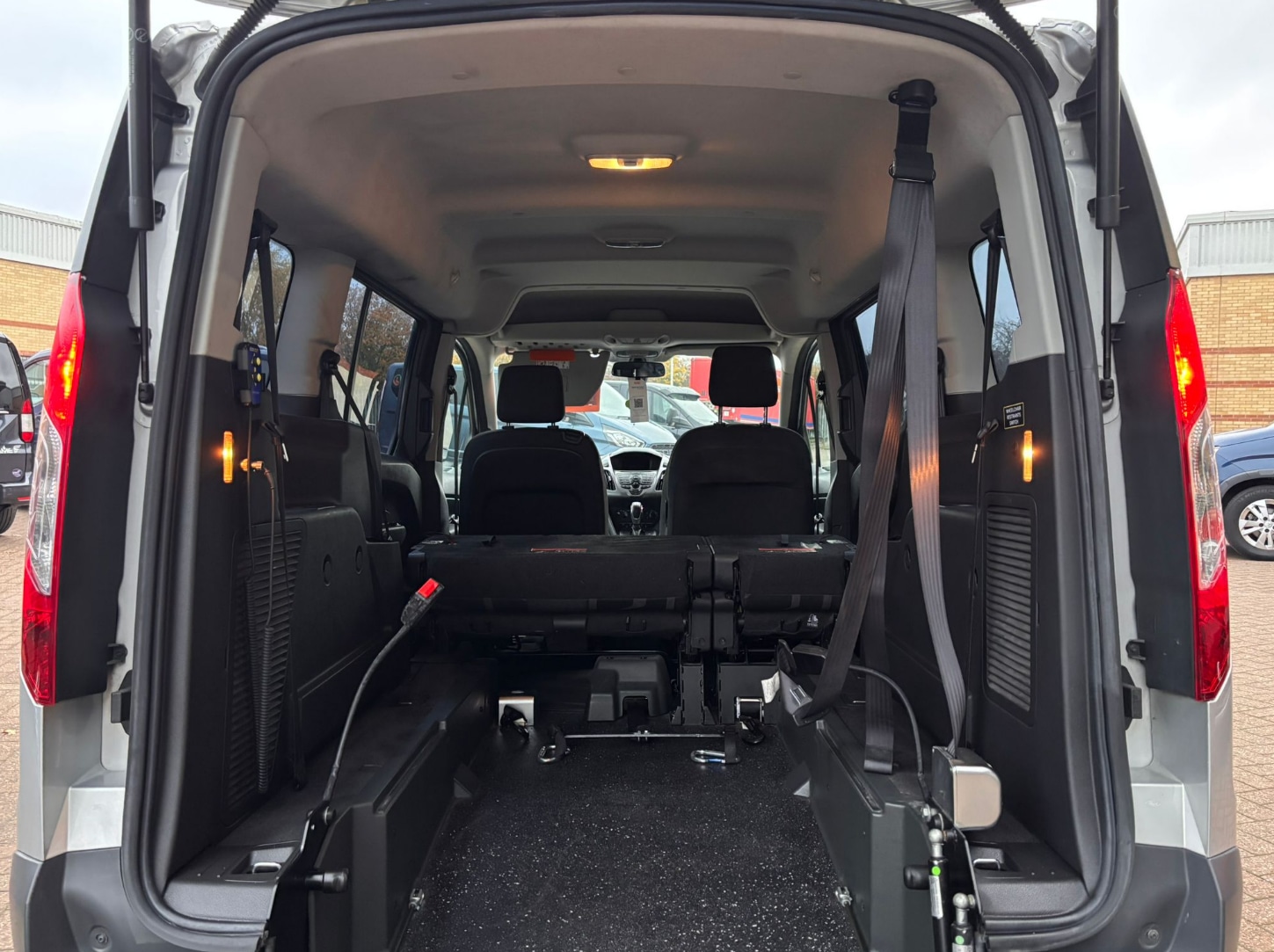 Used Ford Grand Tourneo Connect 2017 for sale - 76511077: Photo 8