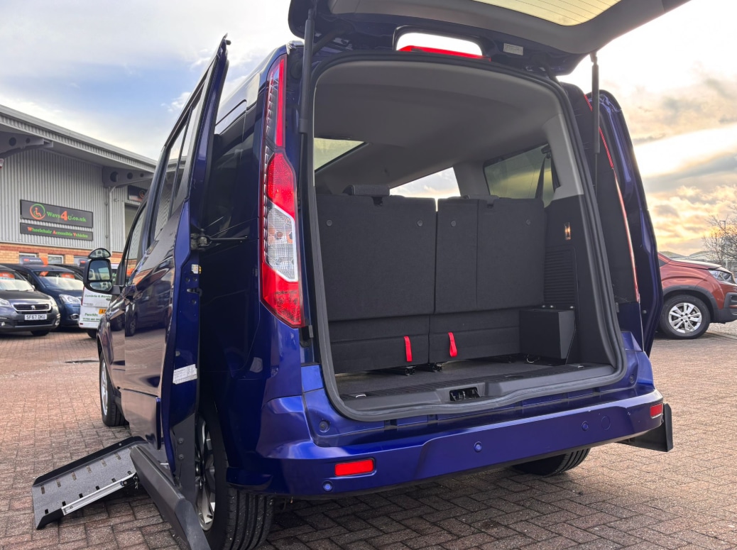 Used Ford Grand Tourneo Connect 2018 for sale - 78070746: Photo 10