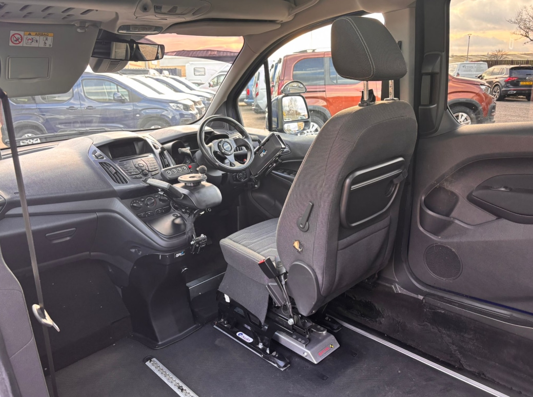 Used Ford Grand Tourneo Connect 2018 for sale - 78070746: Photo 11