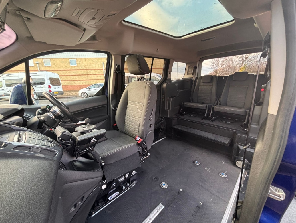 Used Ford Grand Tourneo Connect 2018 for sale - 78070746: Photo 18