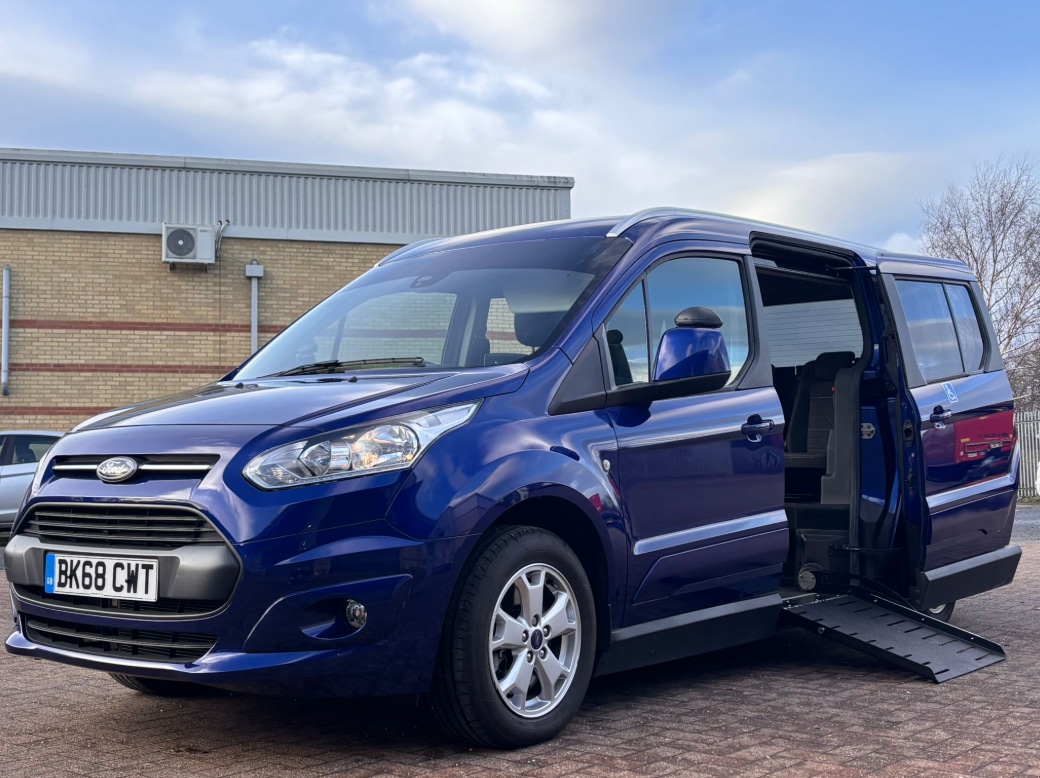 Used Ford Grand Tourneo Connect 2018 for sale - 78070746: Photo 3