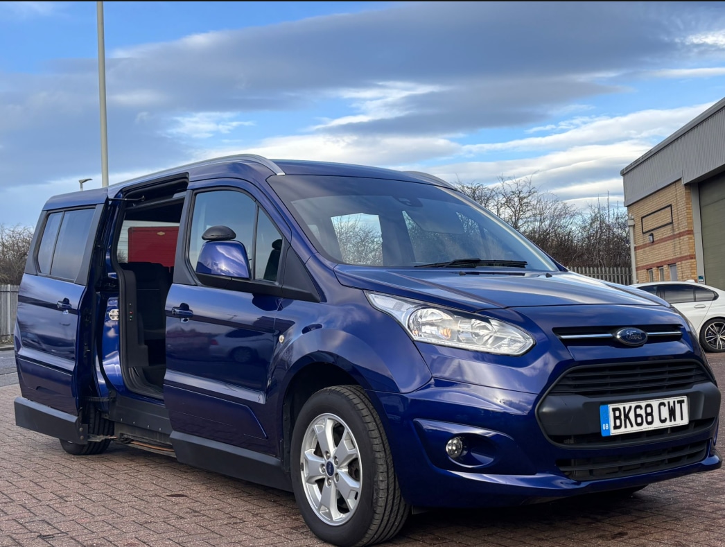 Used Ford Grand Tourneo Connect 2018 for sale - 78070746: Photo 4