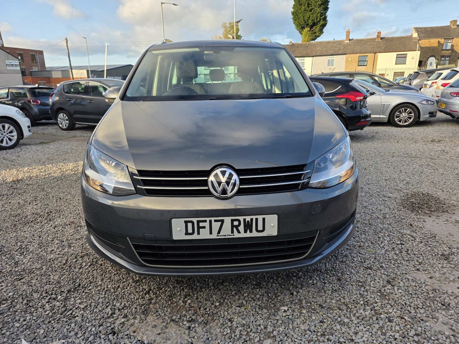 Used Volkswagen Sharan 2017 for sale - 76299116: Photo 1