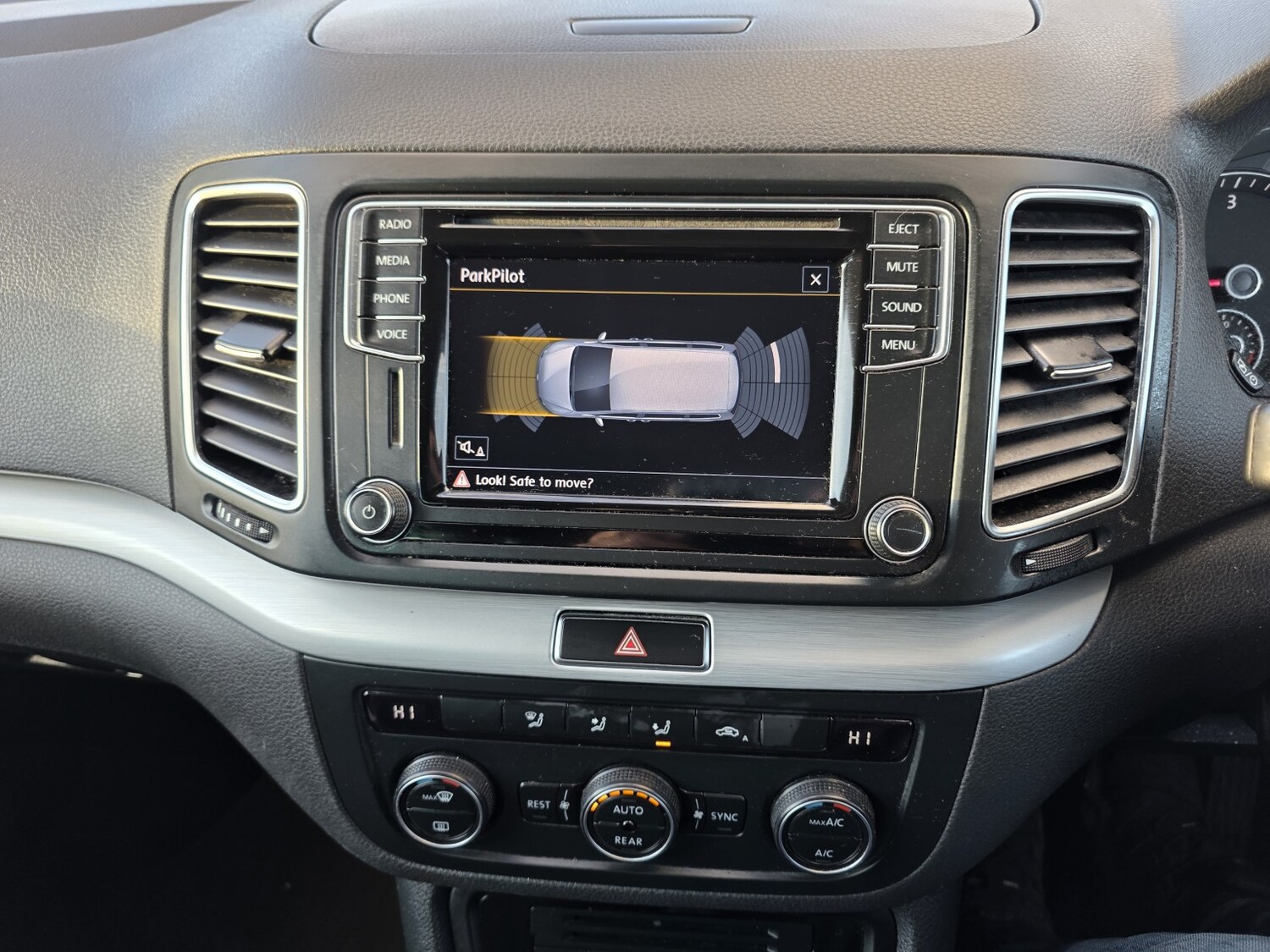 Used Volkswagen Sharan 2017 for sale - 76299116: Photo 16