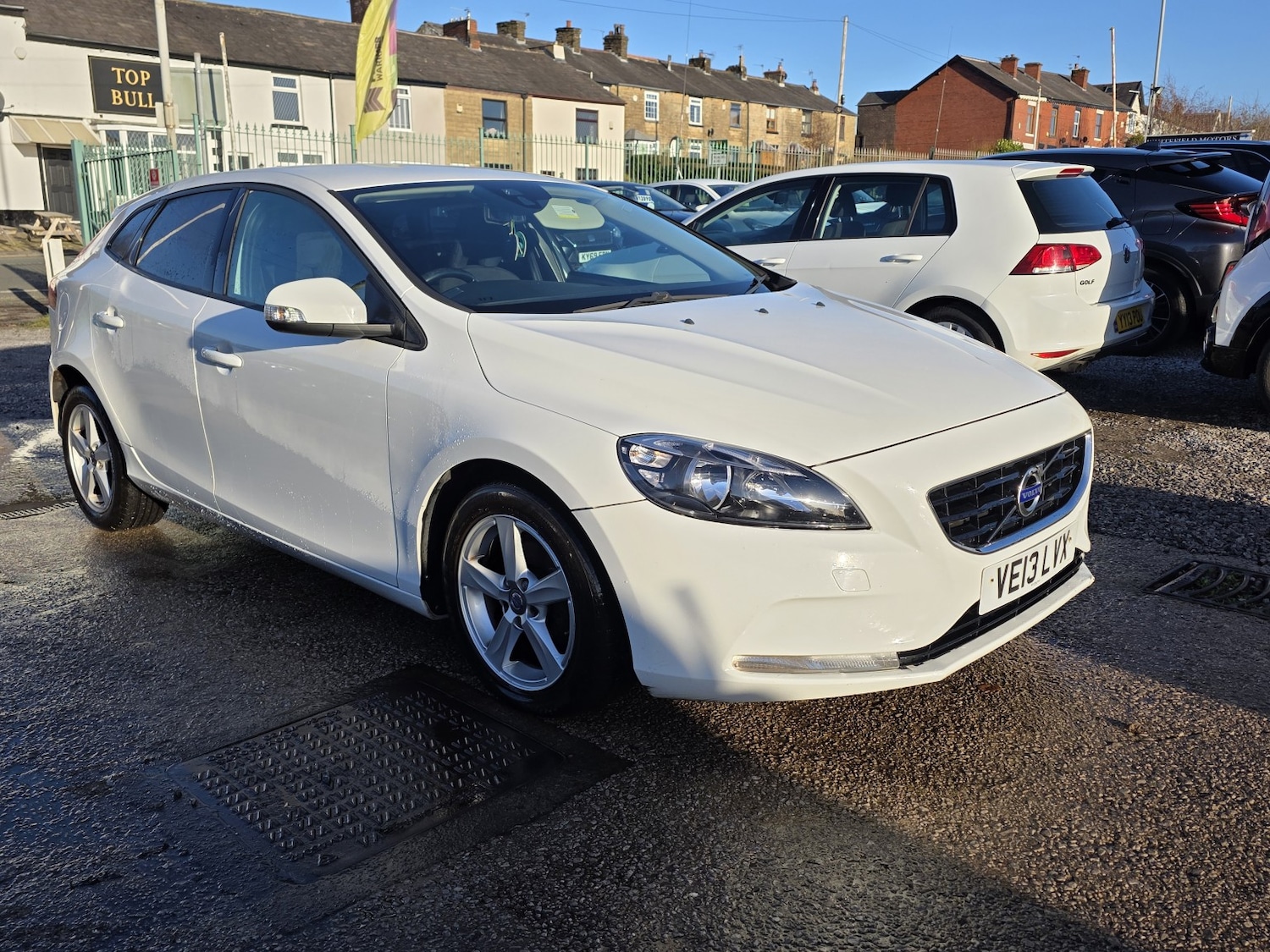 Used Volvo V40 2013 for sale - 76725659: Photo 2