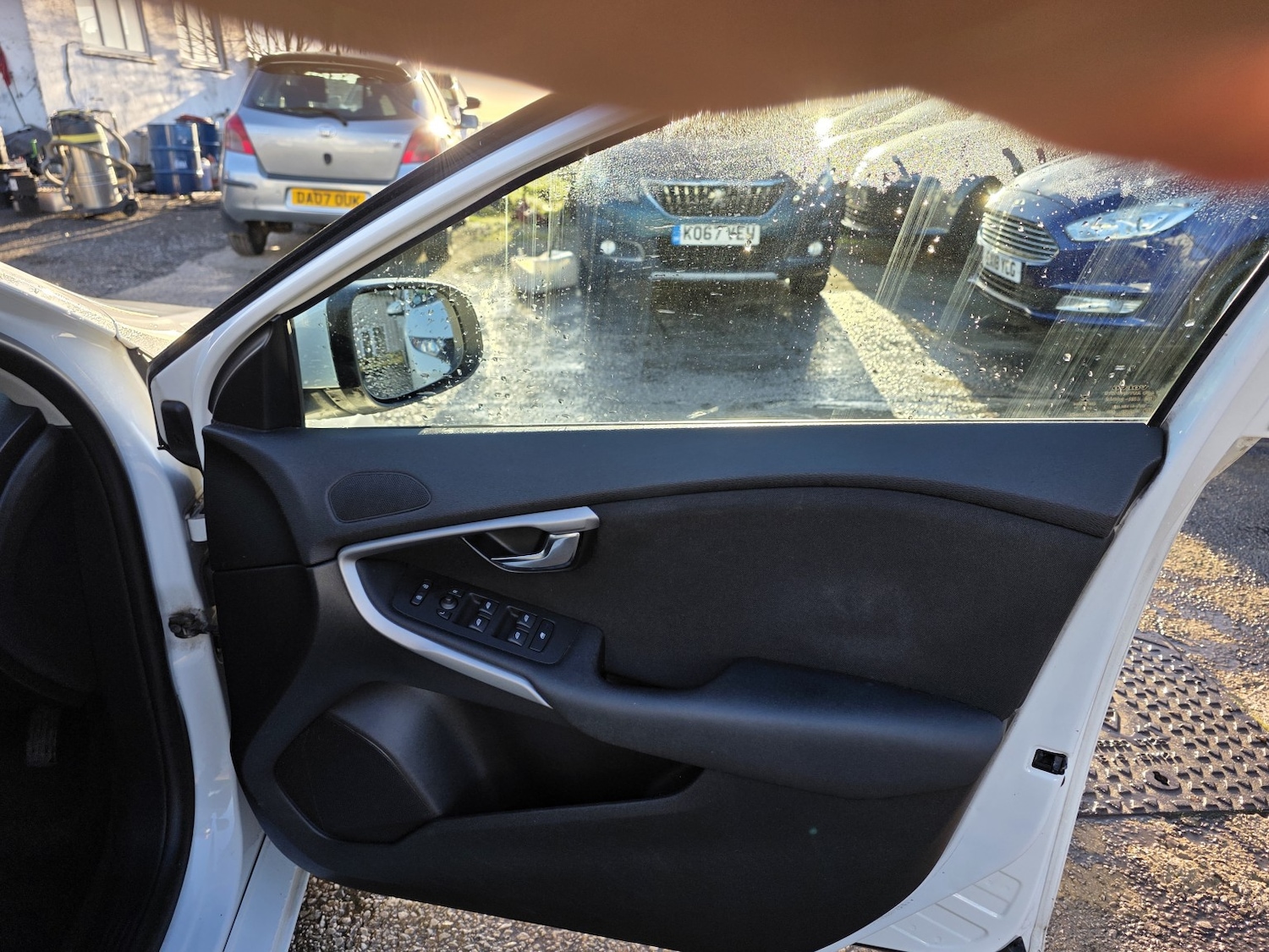 Used Volvo V40 2013 for sale - 76725659: Photo 9