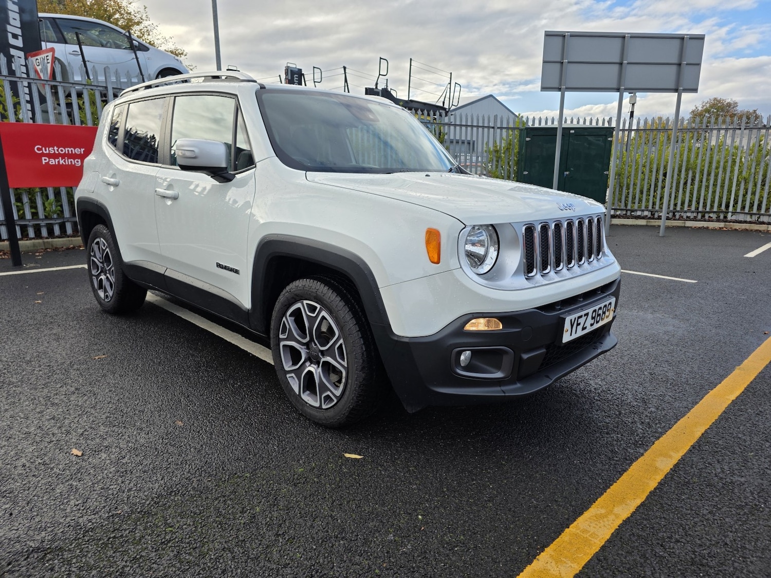 Used Jeep Renegade 2015 for sale - 76334778: Photo 2