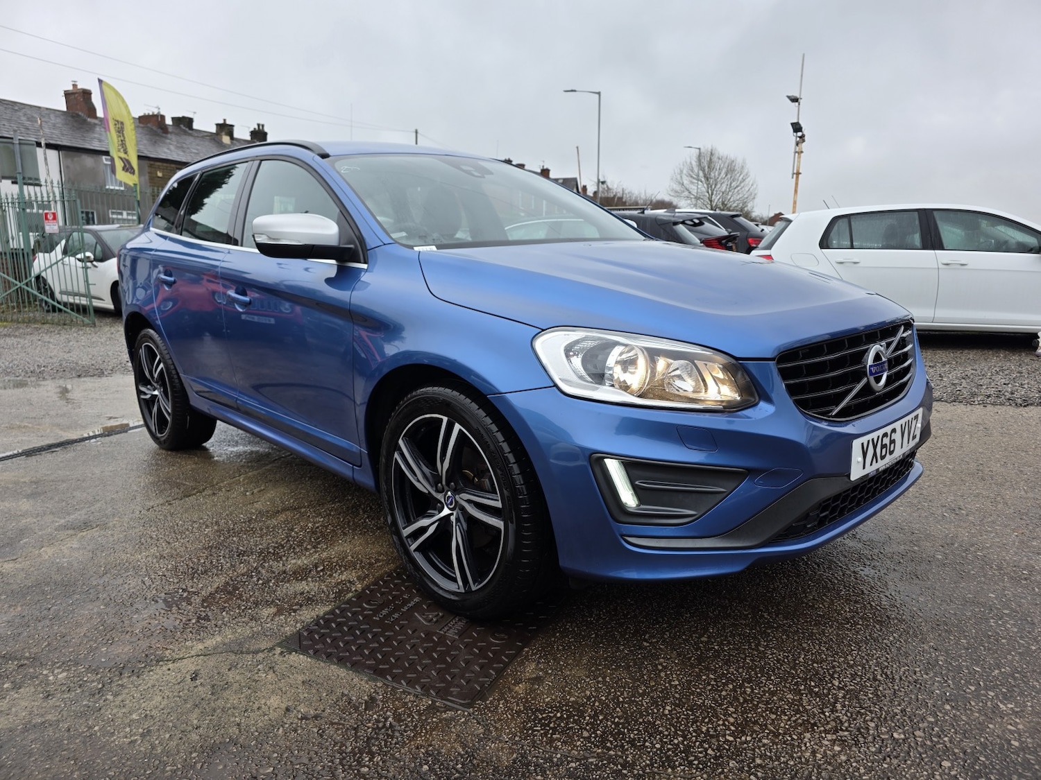 Used Volvo XC60 2016 for sale - 77225225: Photo 2