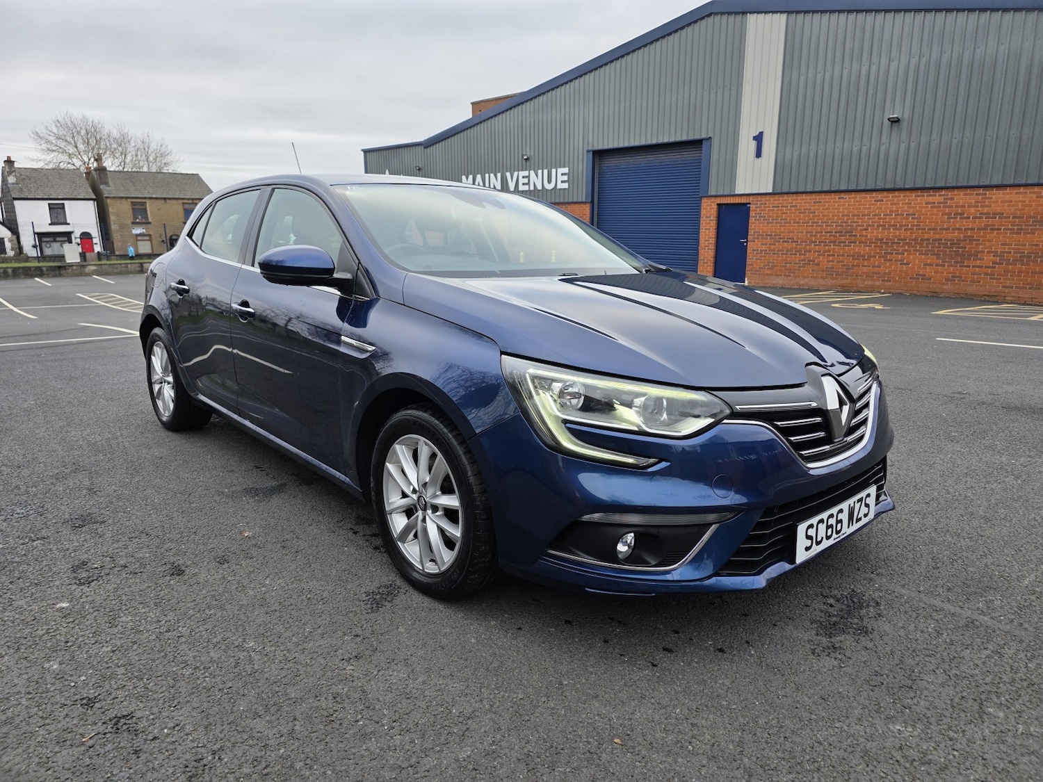 Used Renault Megane 2016 for sale - 77080779: Photo 2