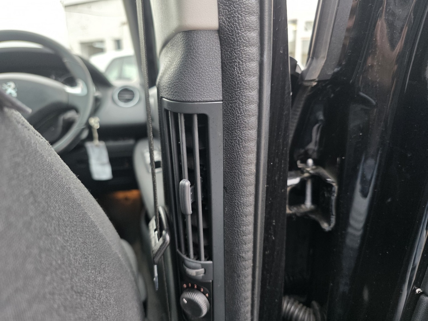 Used Peugeot 5008 2016 for sale - 77342629: Photo 29