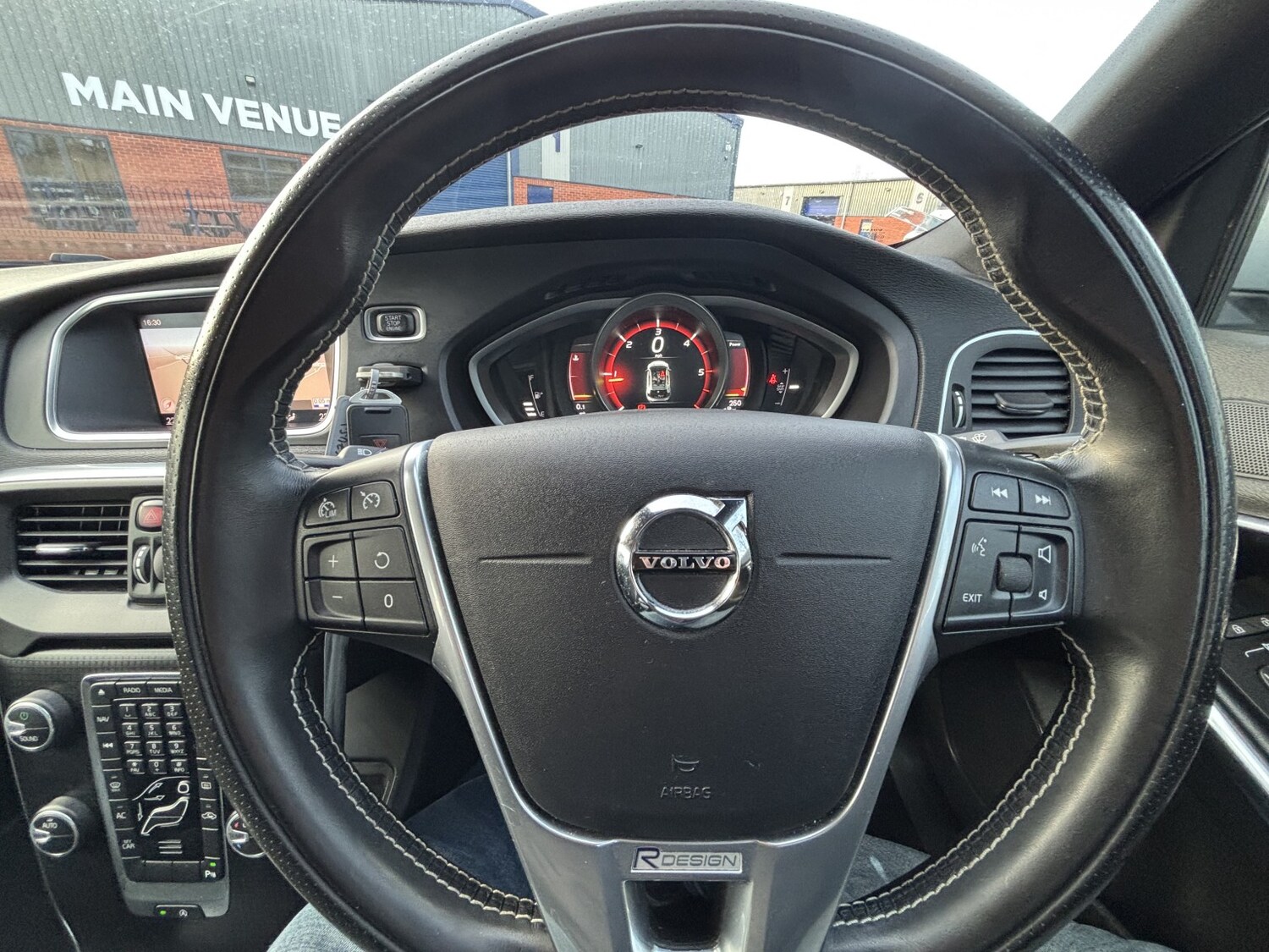 Used Volvo V40 2017 for sale - 77694409: Photo 12