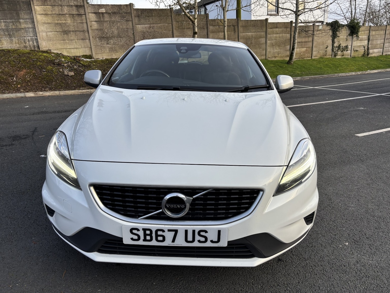 Used Volvo V40 2017 for sale - 77694409: Photo 2