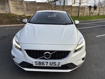 Used Volvo V40 2017 for sale - 77694409: Photo