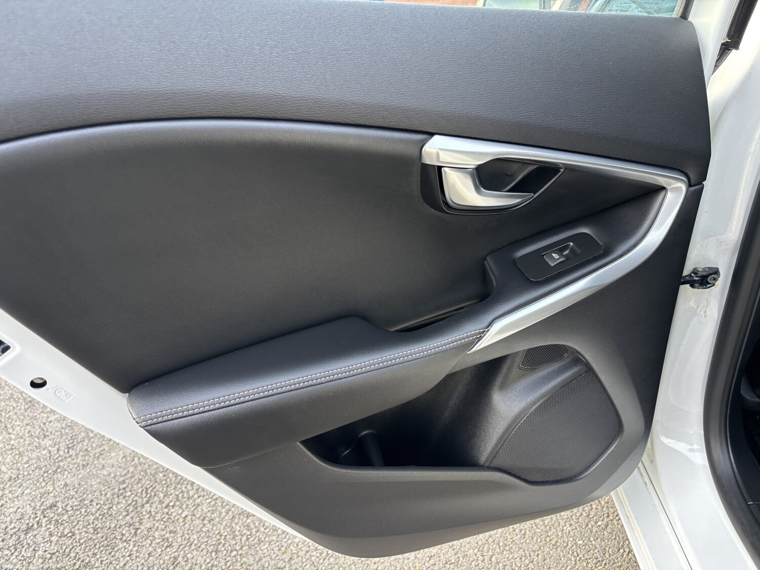 Used Volvo V40 2017 for sale - 77694409: Photo 32