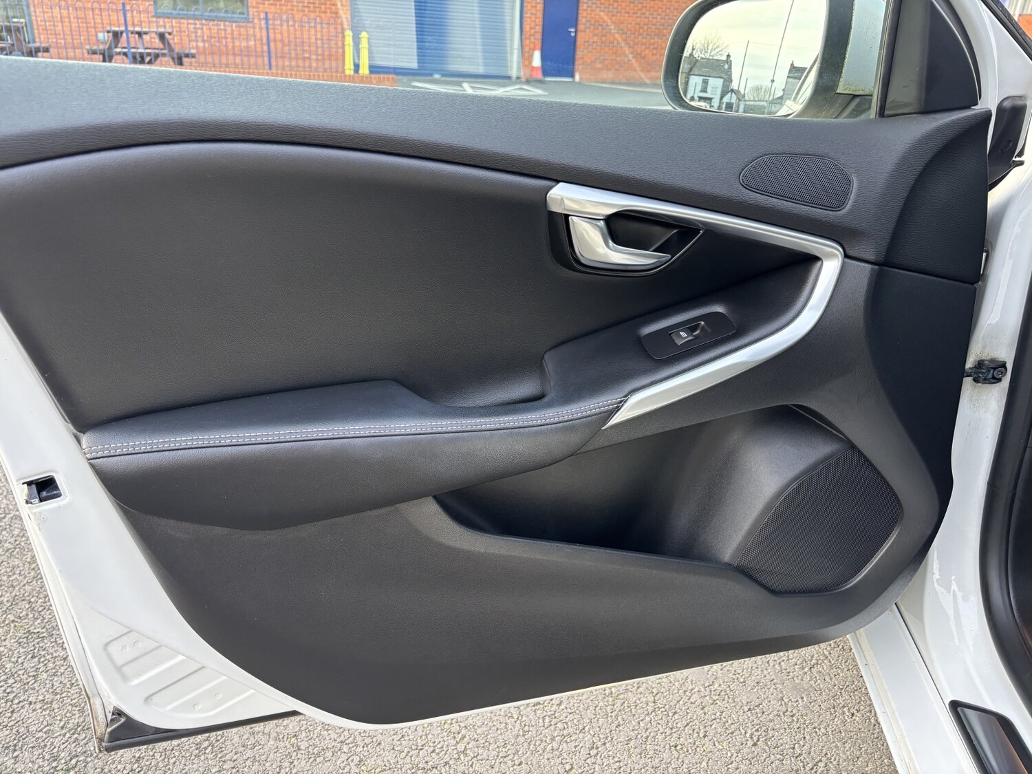 Used Volvo V40 2017 for sale - 77694409: Photo 35