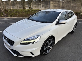 Used Volvo V40 2017 for sale - 77694409: Photo
