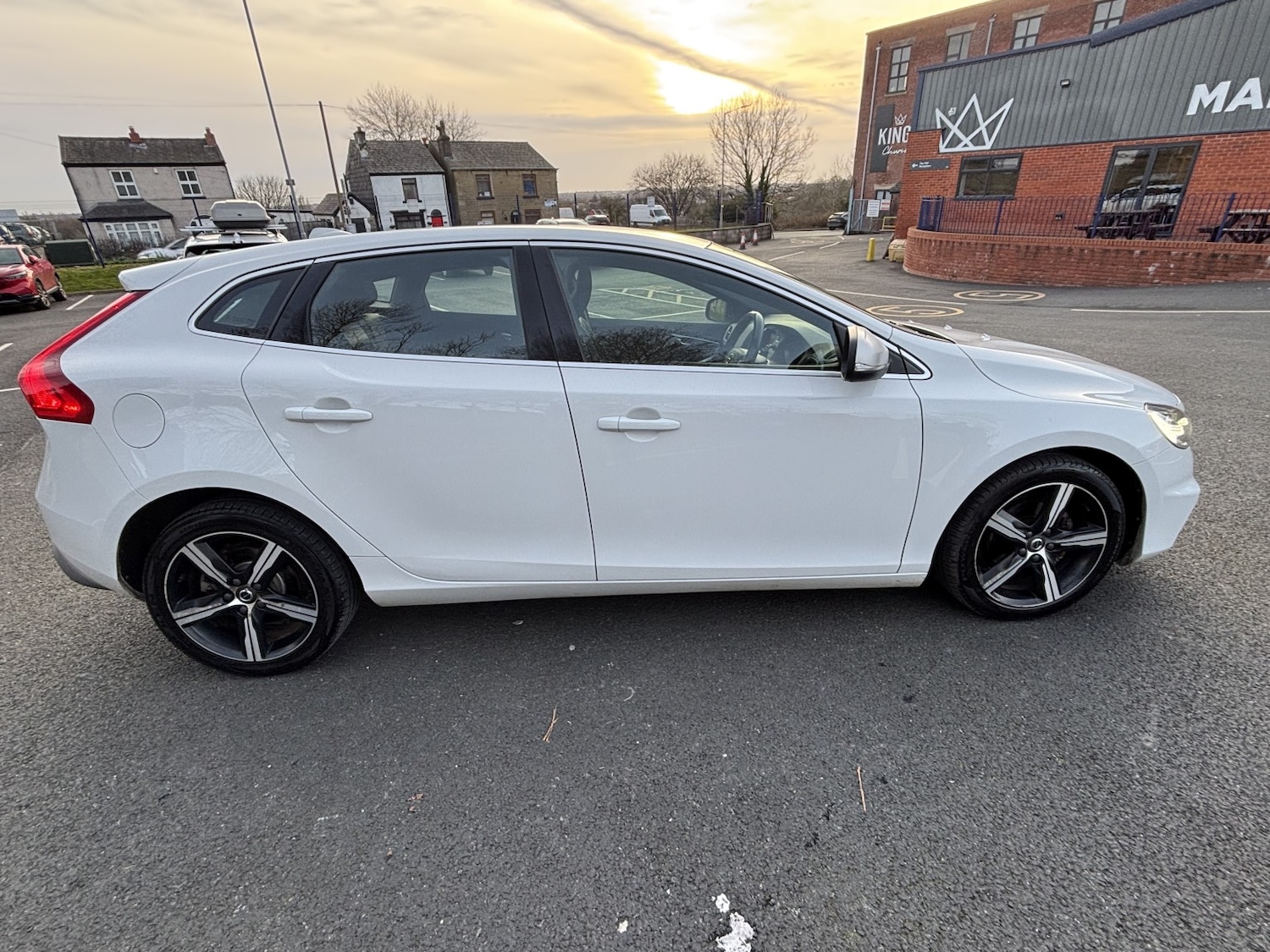 Used Volvo V40 2017 for sale - 77694409: Photo 4