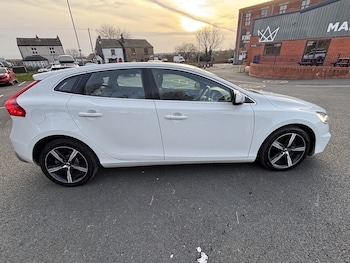 Used Volvo V40 2017 for sale - 77694409: Photo