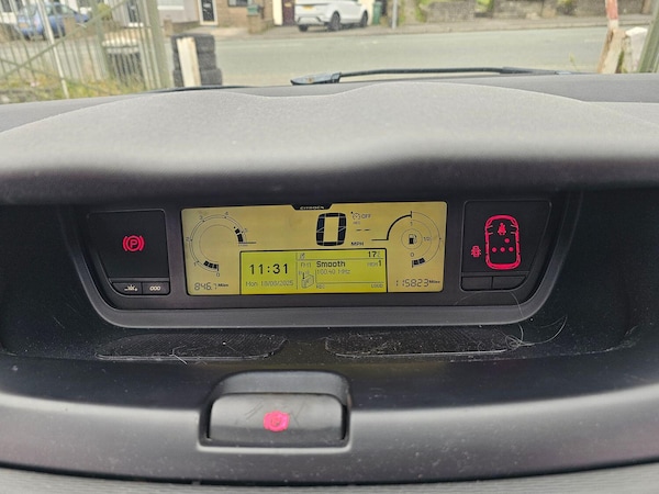 Used Citroen C4 Picasso 2011 for sale - 75632859: Photo 17
