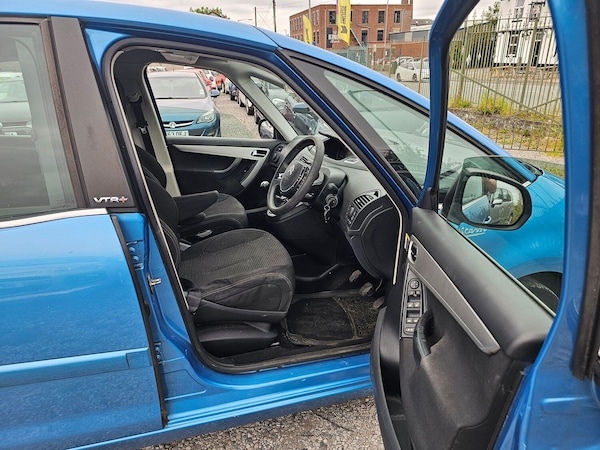 Used Citroen C4 Picasso 2011 for sale - 75632859: Photo 9