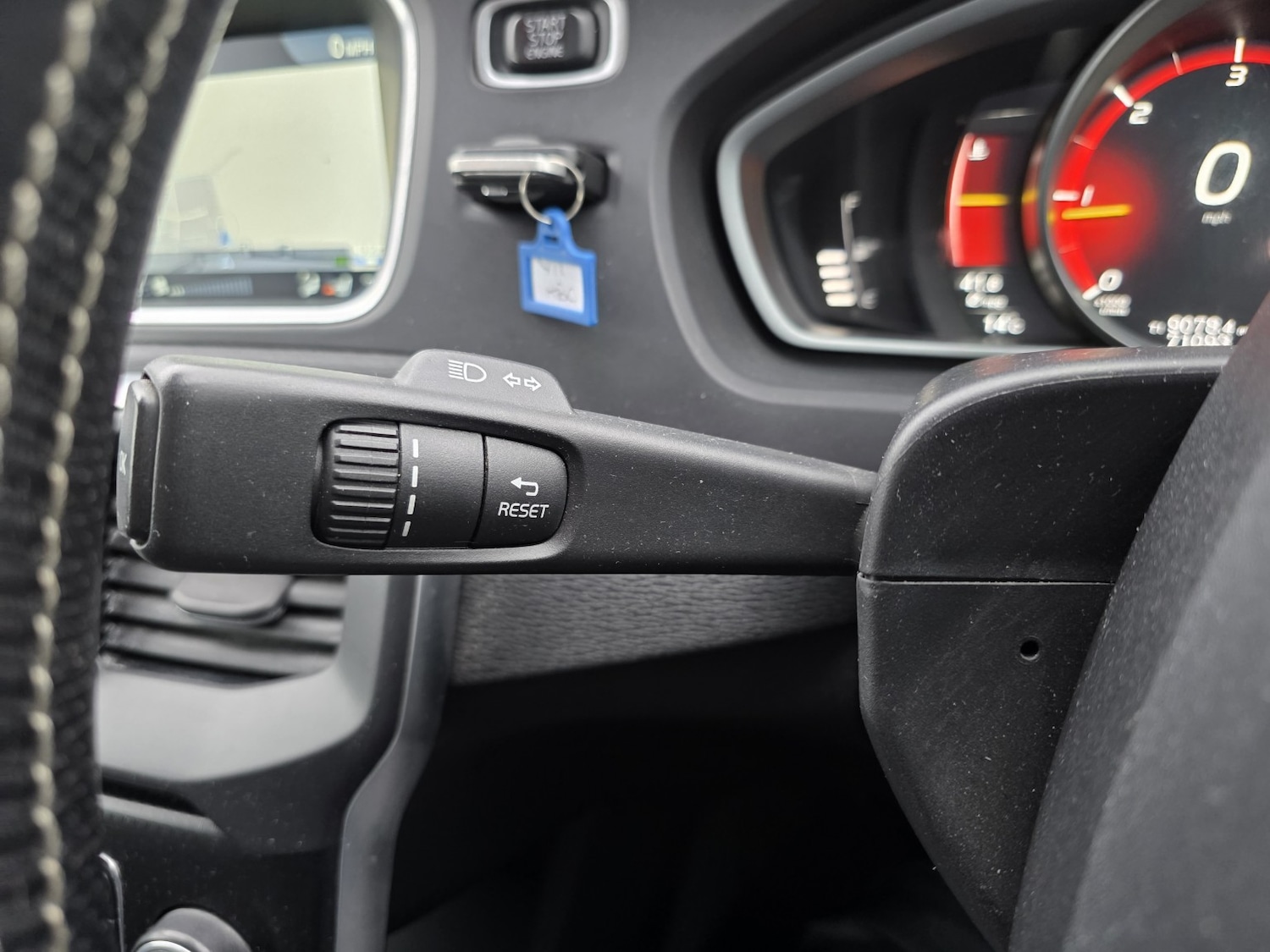 Used Volvo V40 2018 for sale - 77687694: Photo 18