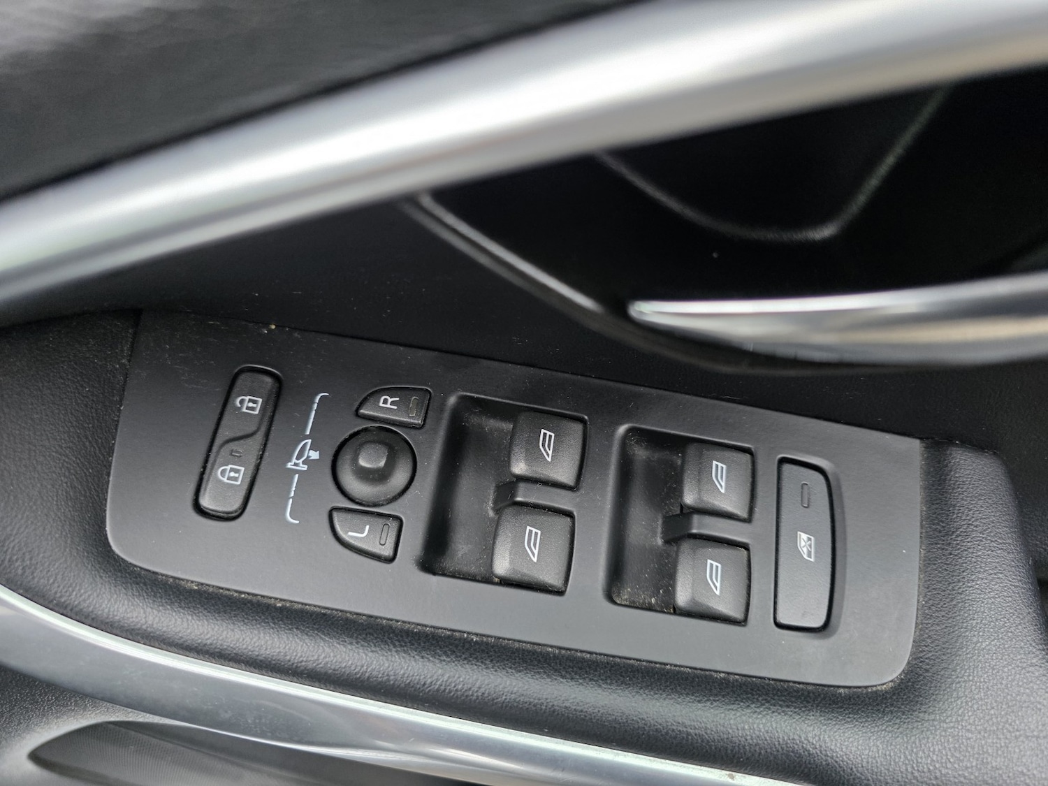 Used Volvo V40 2018 for sale - 77687694: Photo 23