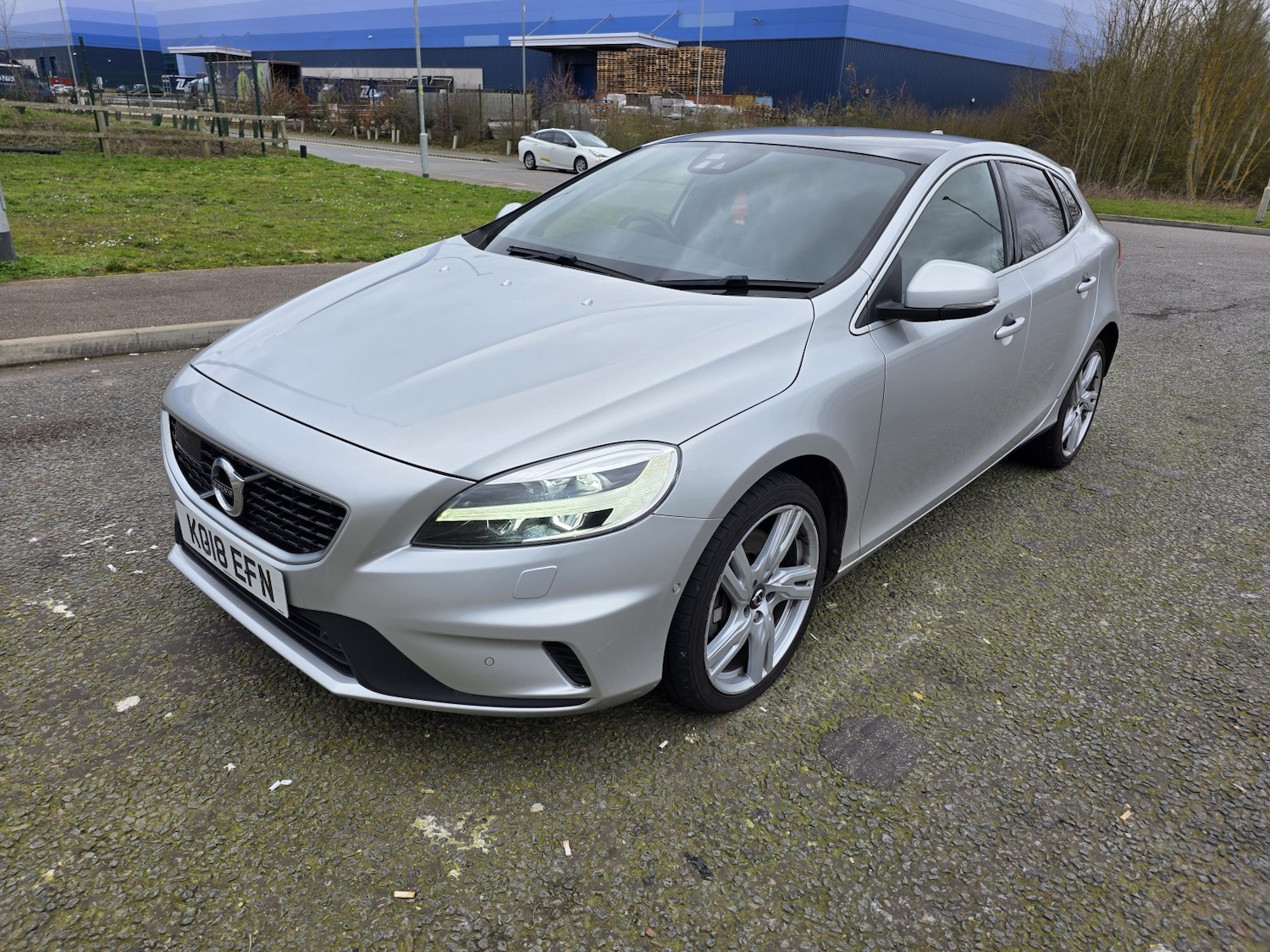 Used Volvo V40 2018 for sale - 77687694: Photo 3