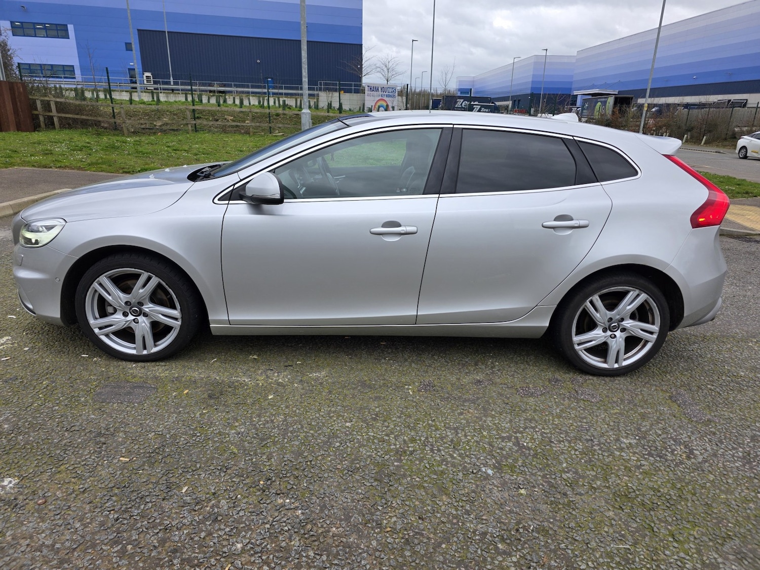 Used Volvo V40 2018 for sale - 77687694: Photo 4