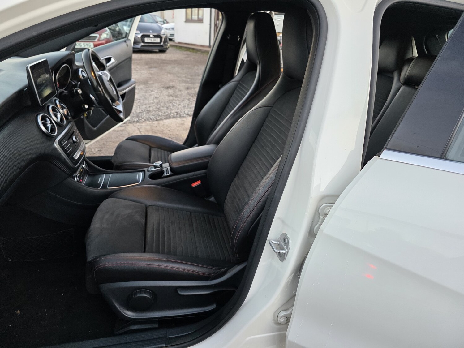 Used Mercedes-Benz A-Class 2016 for sale - 76547809: Photo 12