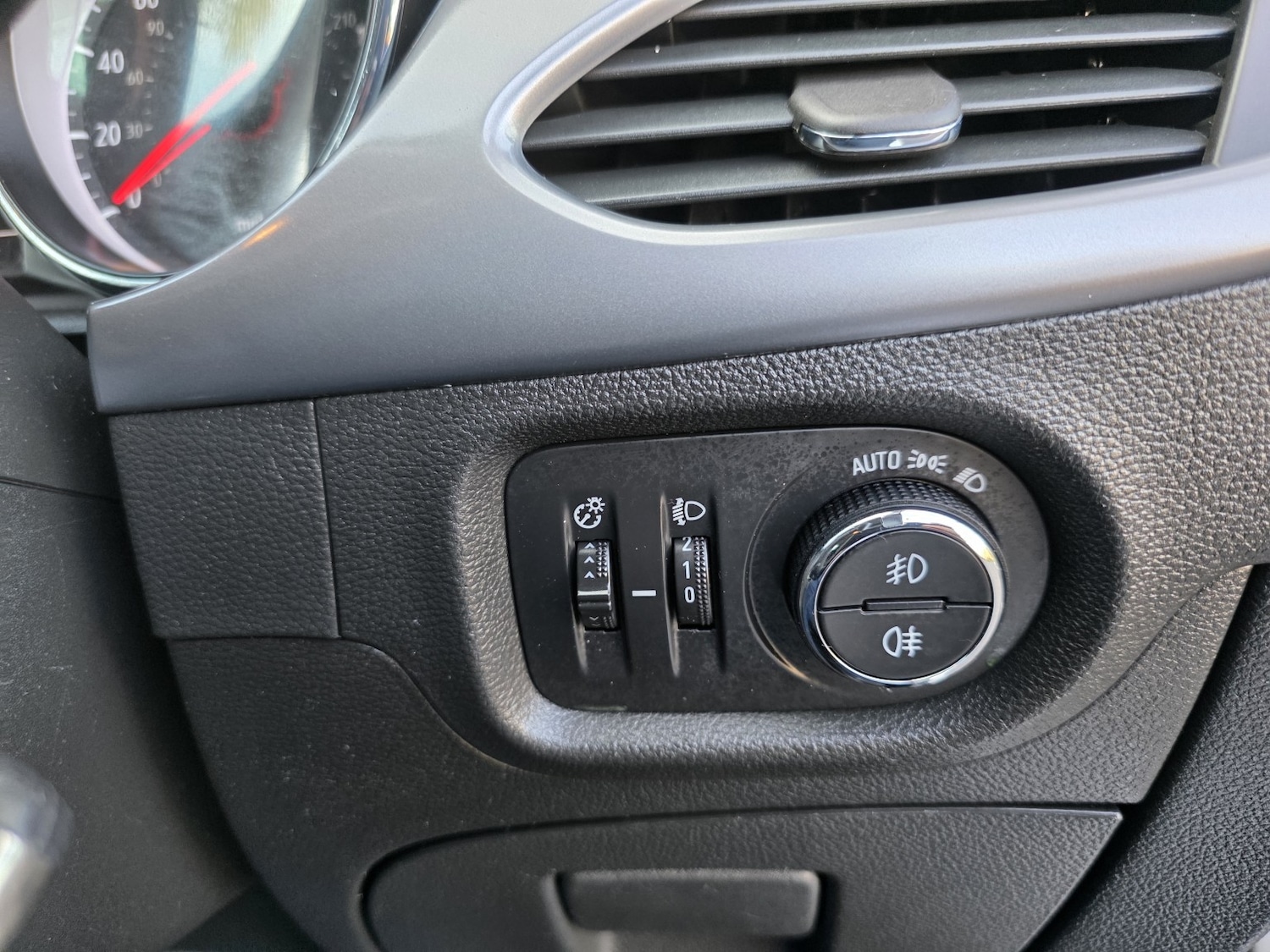 Used Vauxhall Astra 2018 for sale - 78145804: Photo 14