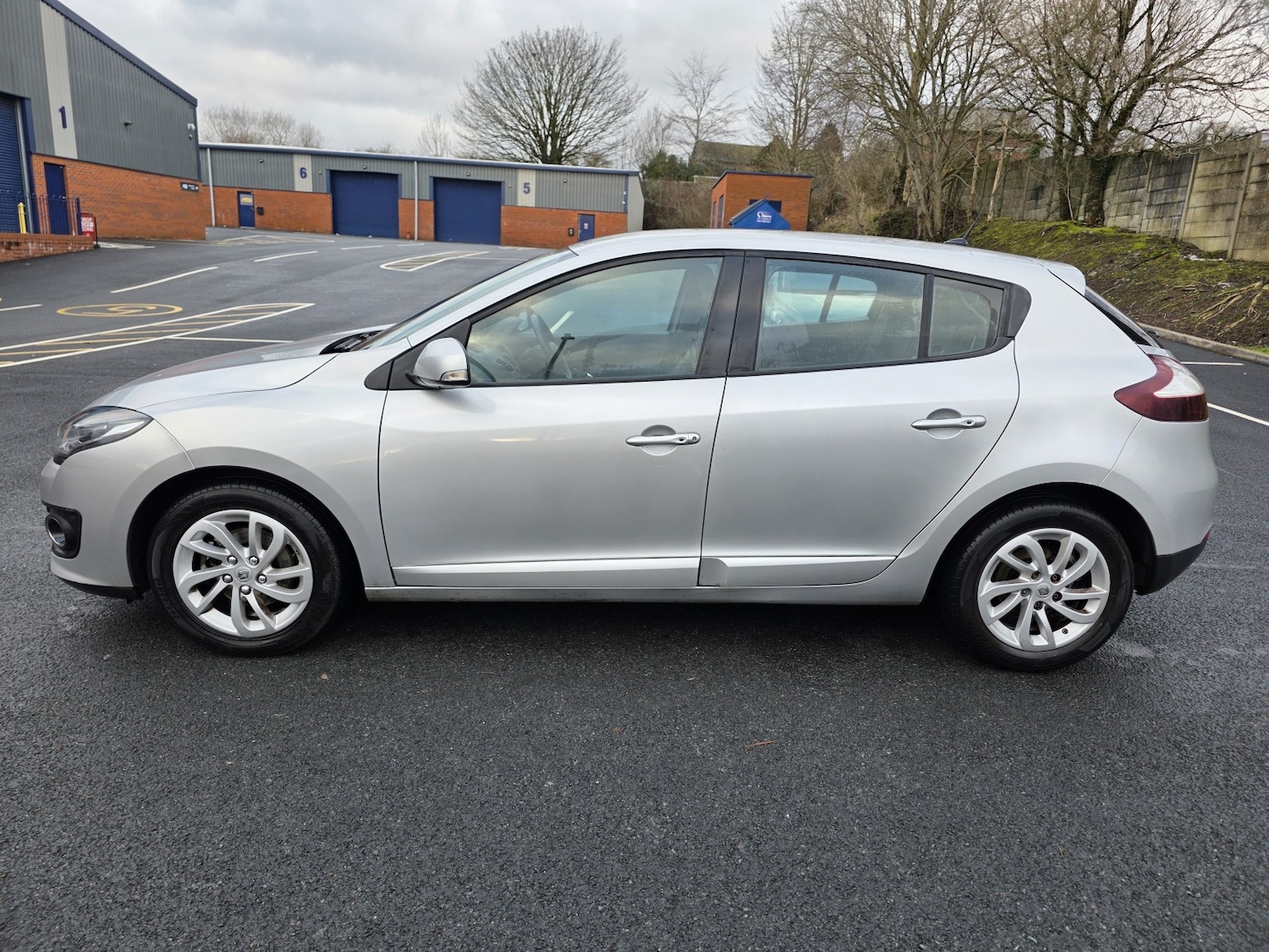 Used Renault Megane 2015 for sale - 77237049: Photo 4