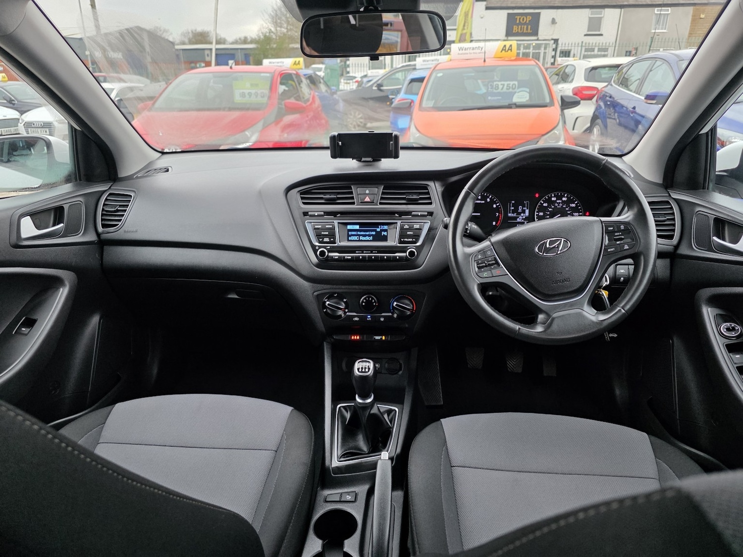 Used Hyundai i20 2017 for sale - 77981808: Photo 13