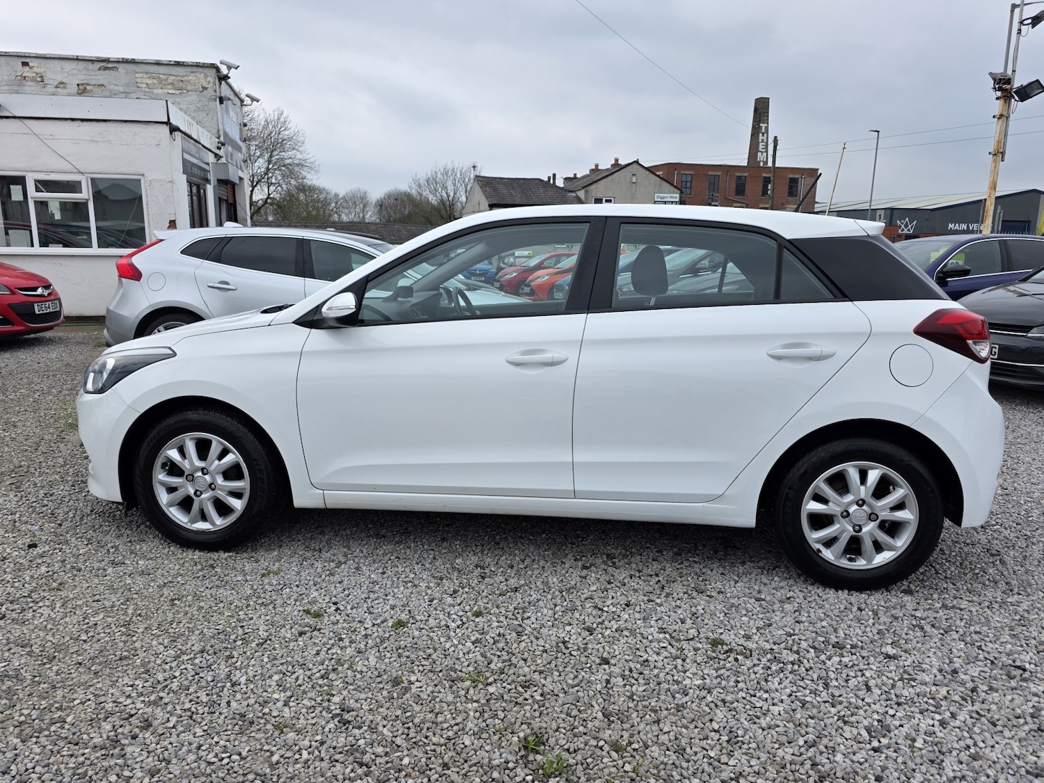 Used Hyundai i20 2017 for sale - 77981808: Photo 4